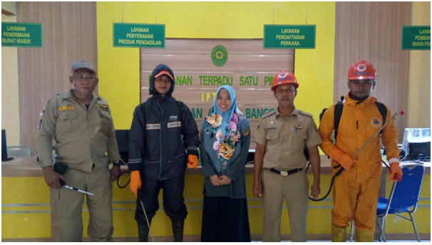 menyemprotan1